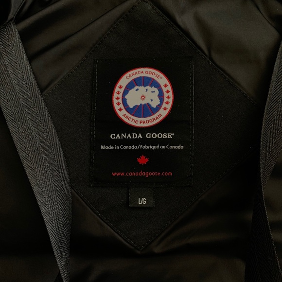 Authentic Canada Goose Savona Bomber Jacket - Picture 3 of 4